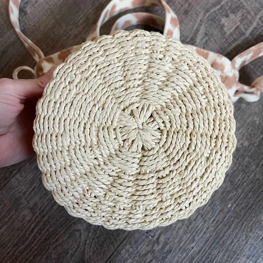 NWOT Aerie straw bottom bucket bag - Picture 9 of 11